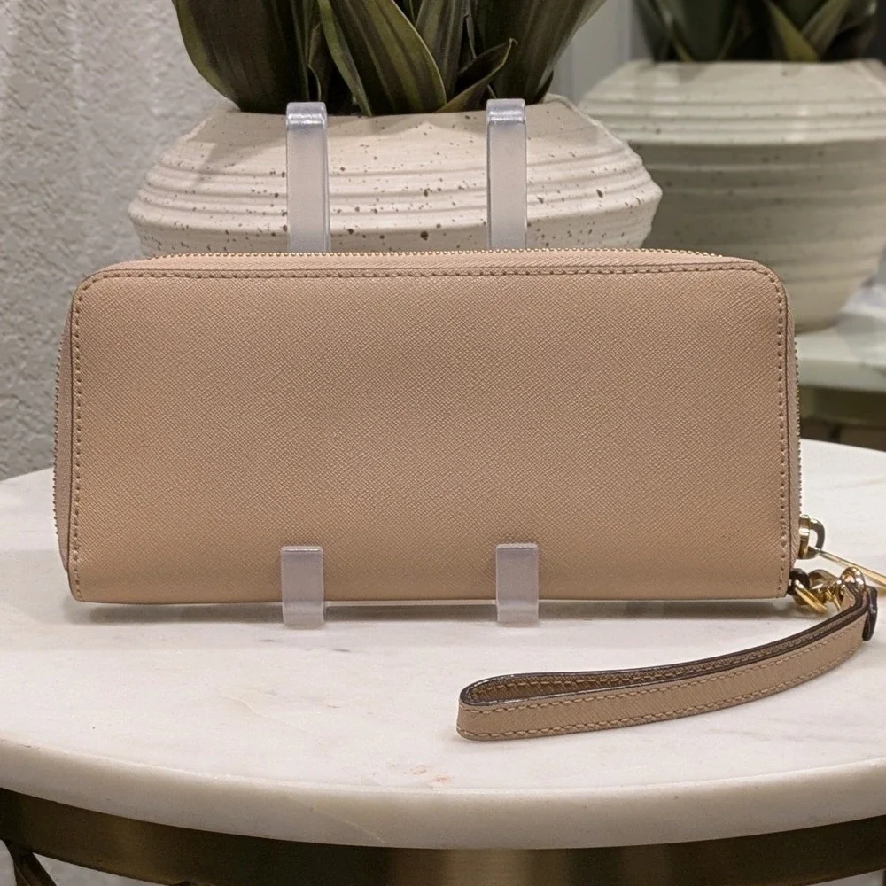 Michael Kors Jet Set‎ Travel Wallet Women OS Beige Saffiano Leather Zip Around